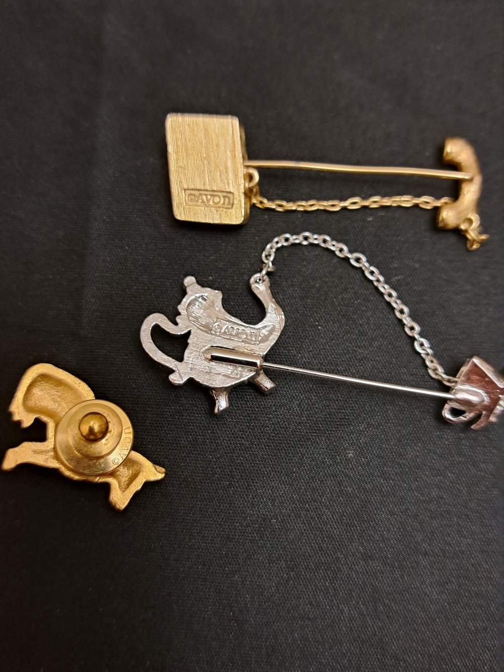 Avon Gold and Silver Novelty Brooch Set - Teapot, Telephone, Dog - Picture 5 of 5